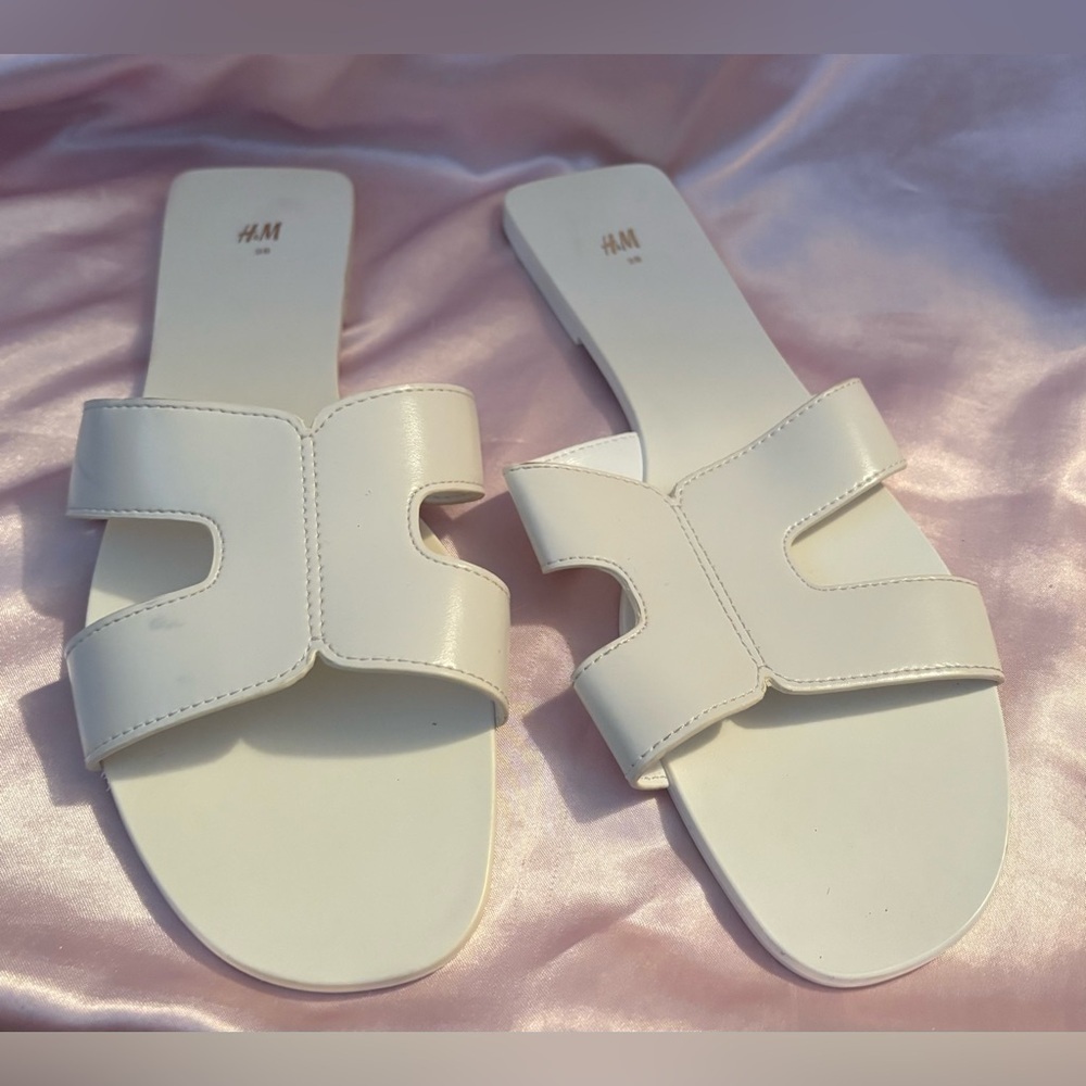 H&M Women’s White Vegan Leather Slides; Classic Clean Look; Size 38 (US 7)